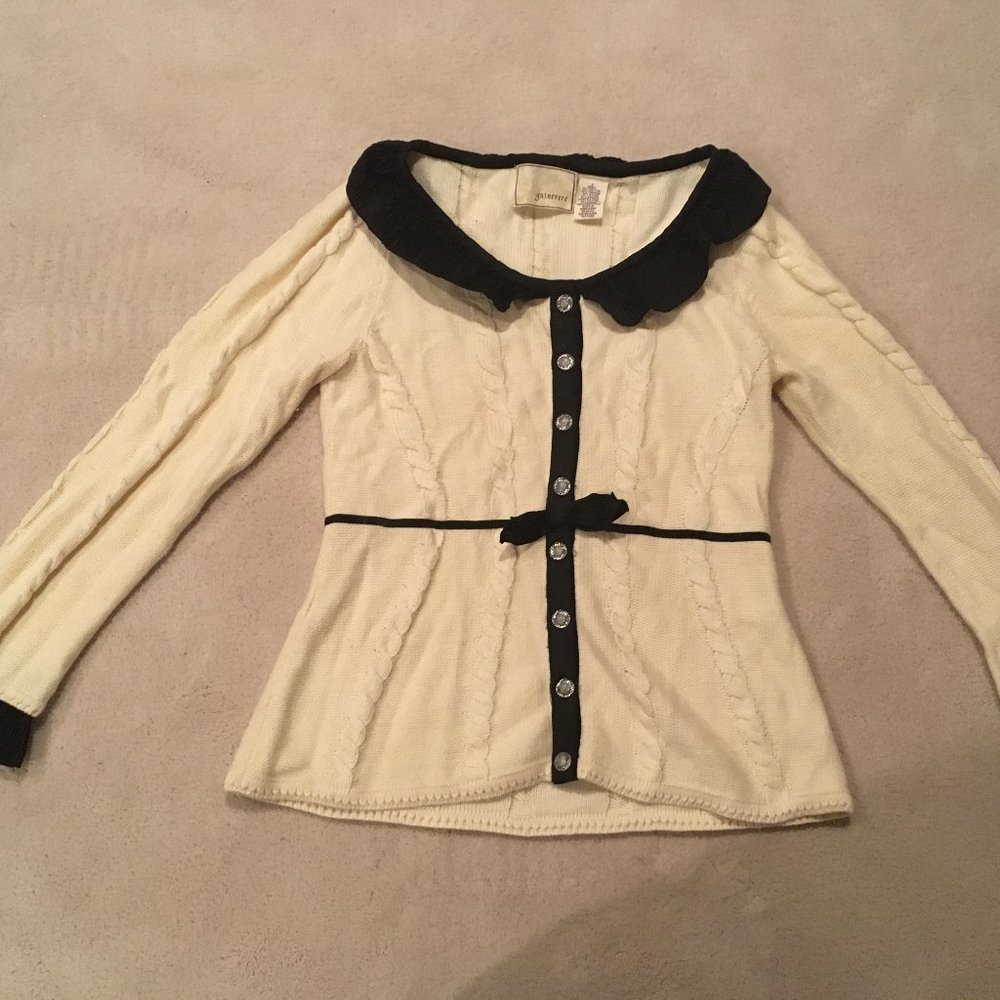 Vintage Guinevere Cream Sweater With Black Detail